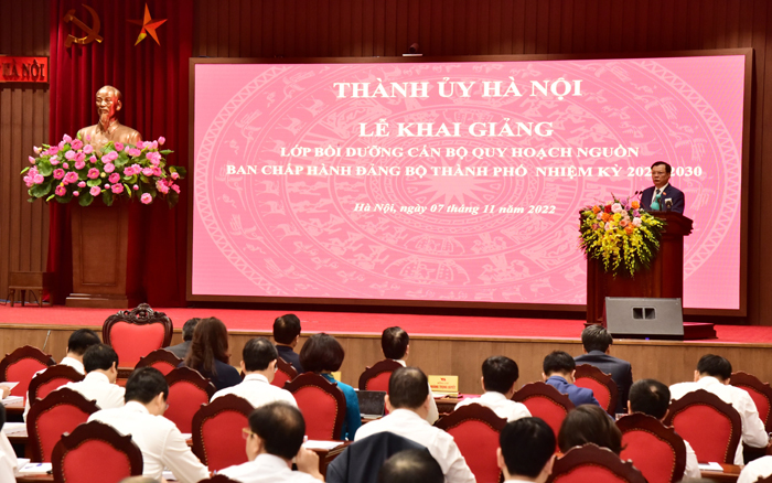Khai giảng lớp bồi dưỡng cán bộ quy hoạch nguồn Ban Chấp hành Đảng bộ TP Hà Nội